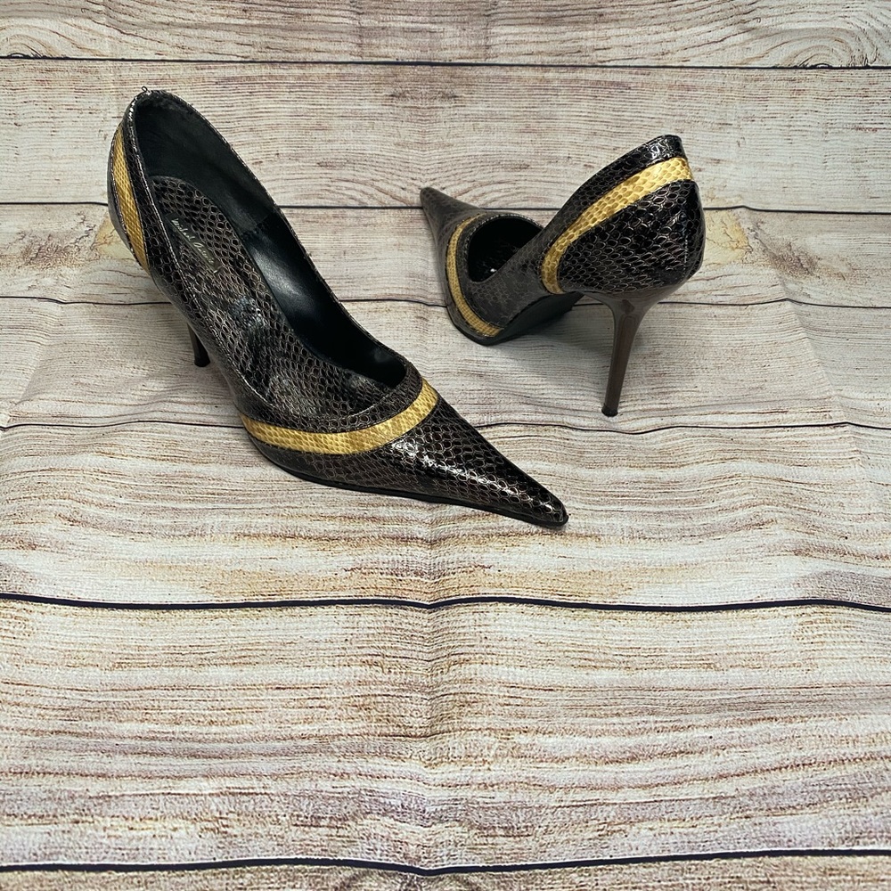 Michael Antonio Stunning pump